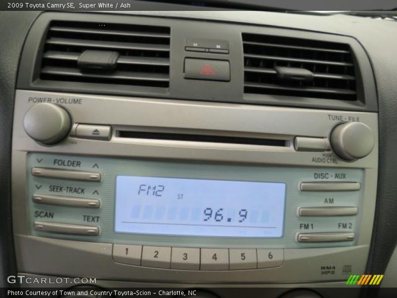 Super White / Ash 2009 Toyota Camry SE