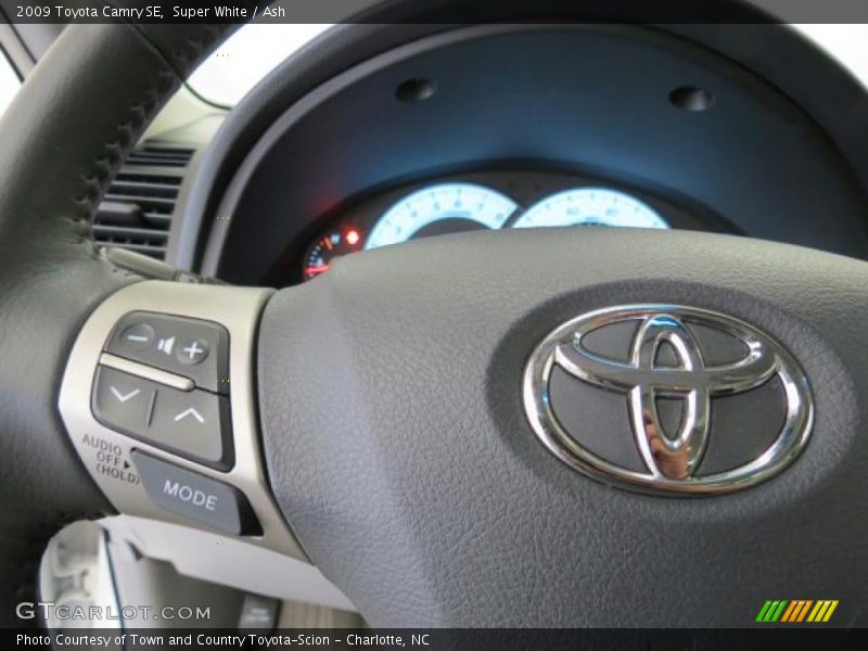 Super White / Ash 2009 Toyota Camry SE