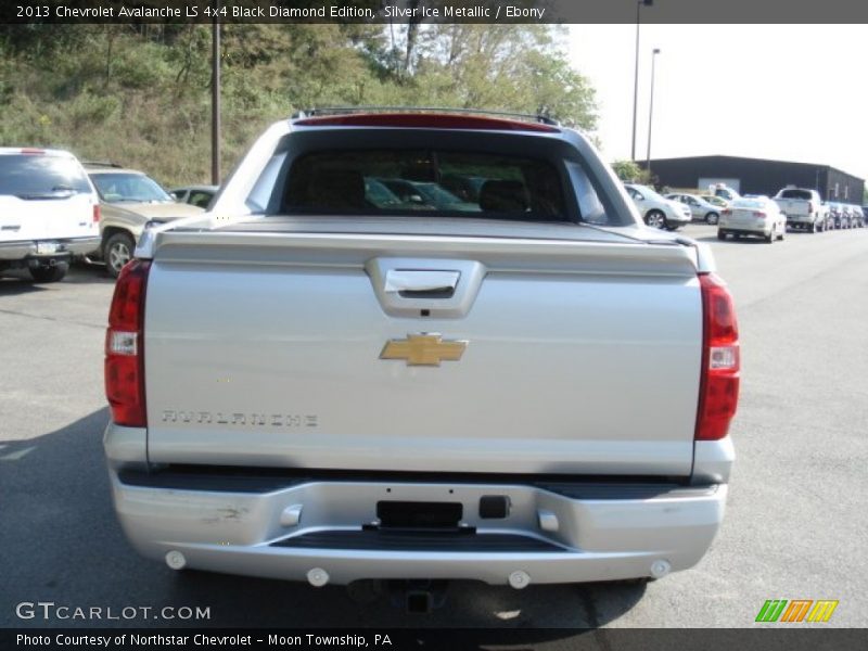 Silver Ice Metallic / Ebony 2013 Chevrolet Avalanche LS 4x4 Black Diamond Edition