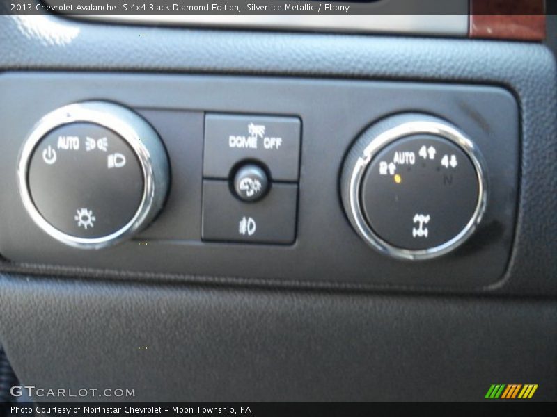 Silver Ice Metallic / Ebony 2013 Chevrolet Avalanche LS 4x4 Black Diamond Edition