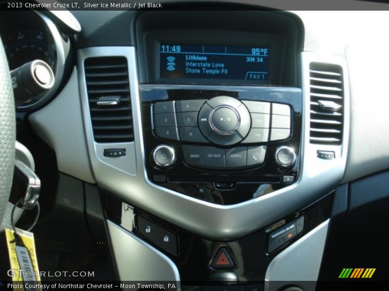 Silver Ice Metallic / Jet Black 2013 Chevrolet Cruze LT