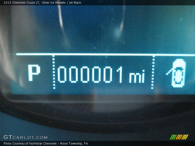 Silver Ice Metallic / Jet Black 2013 Chevrolet Cruze LT