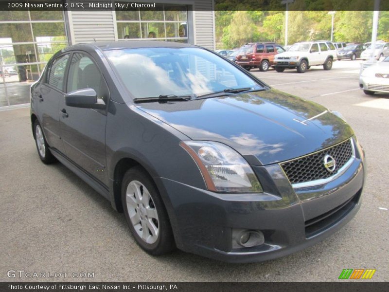 Front 3/4 View of 2009 Sentra 2.0 SR