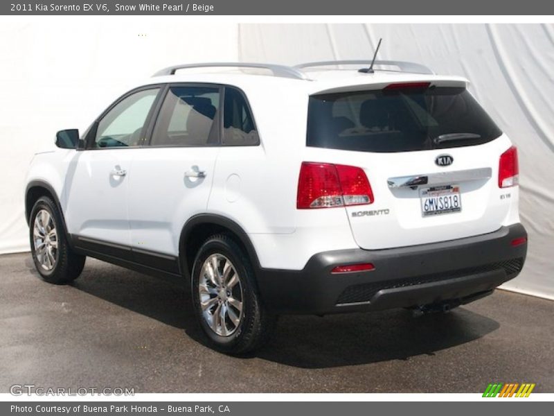 Snow White Pearl / Beige 2011 Kia Sorento EX V6