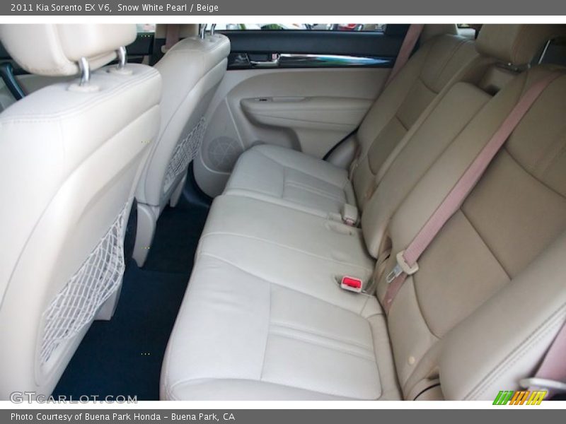 Snow White Pearl / Beige 2011 Kia Sorento EX V6