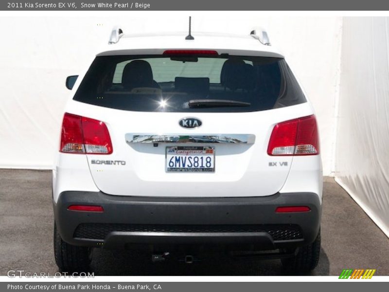 Snow White Pearl / Beige 2011 Kia Sorento EX V6