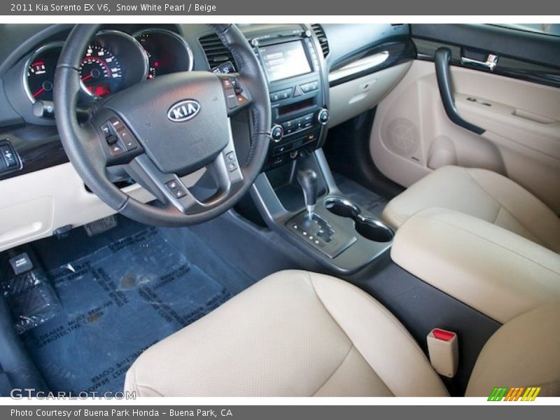 Snow White Pearl / Beige 2011 Kia Sorento EX V6