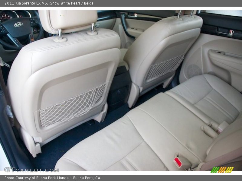 Snow White Pearl / Beige 2011 Kia Sorento EX V6