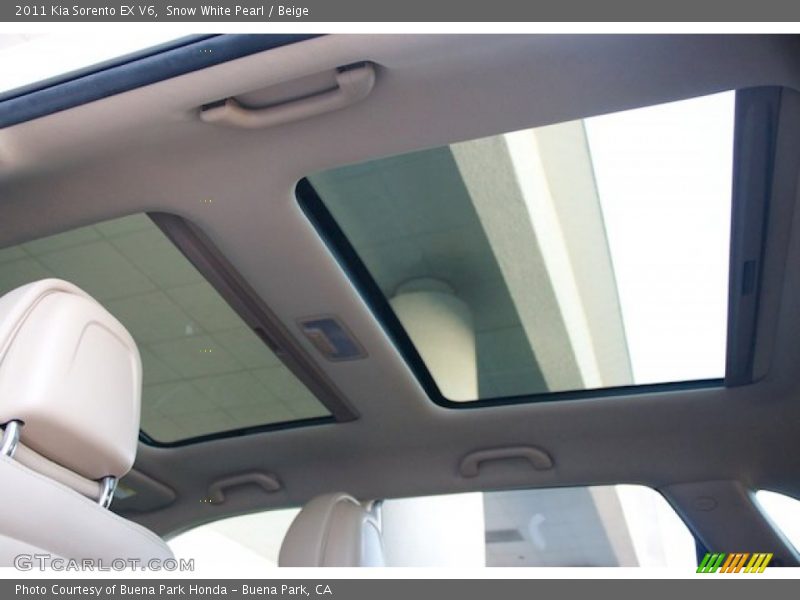 Snow White Pearl / Beige 2011 Kia Sorento EX V6