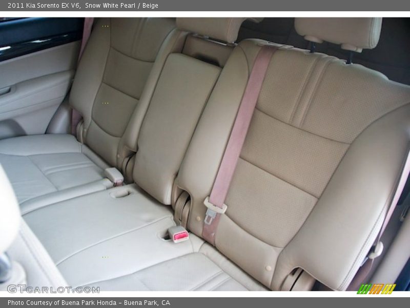 Snow White Pearl / Beige 2011 Kia Sorento EX V6