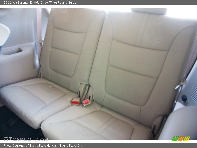 Snow White Pearl / Beige 2011 Kia Sorento EX V6