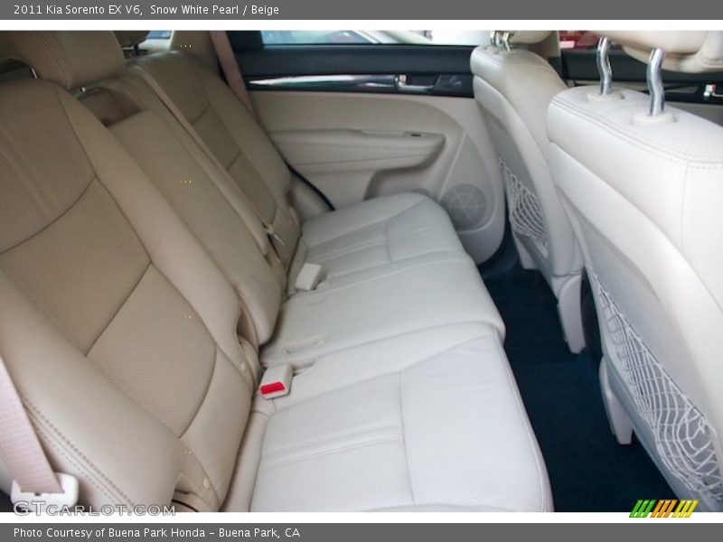 Snow White Pearl / Beige 2011 Kia Sorento EX V6