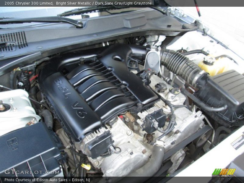 Bright Silver Metallic / Dark Slate Gray/Light Graystone 2005 Chrysler 300 Limited