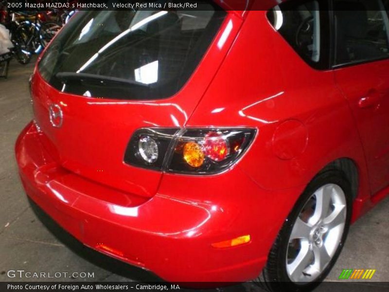 Velocity Red Mica / Black/Red 2005 Mazda MAZDA3 s Hatchback