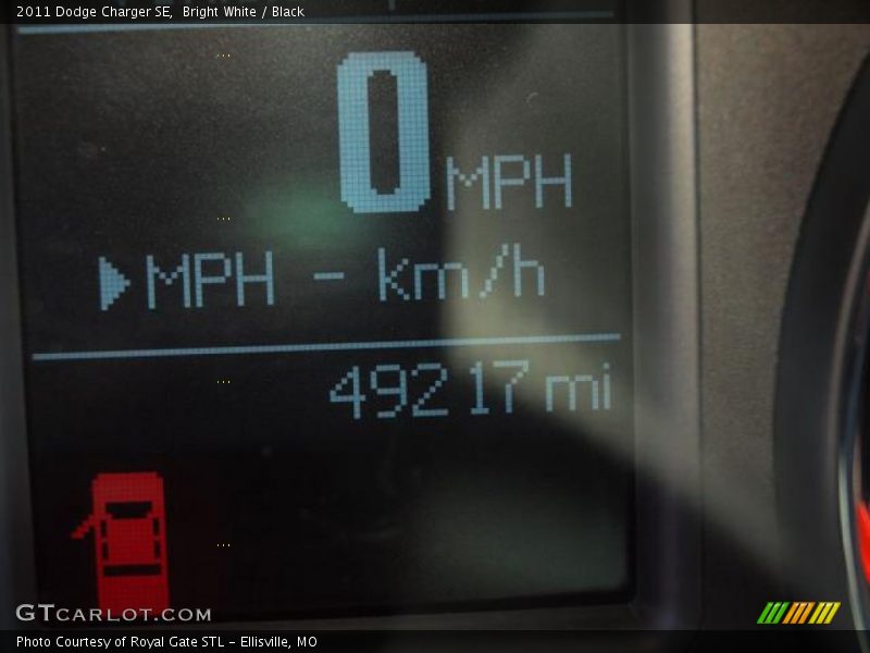 Bright White / Black 2011 Dodge Charger SE