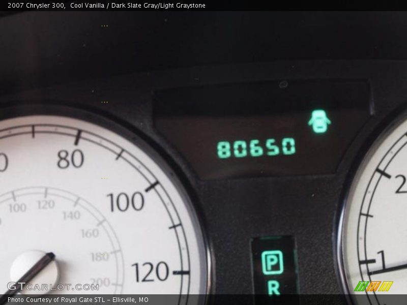 Cool Vanilla / Dark Slate Gray/Light Graystone 2007 Chrysler 300