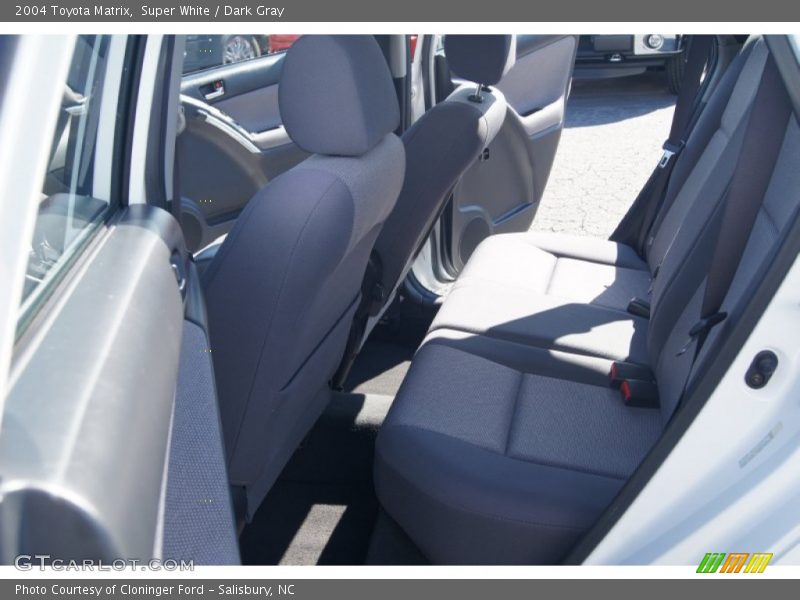 Super White / Dark Gray 2004 Toyota Matrix