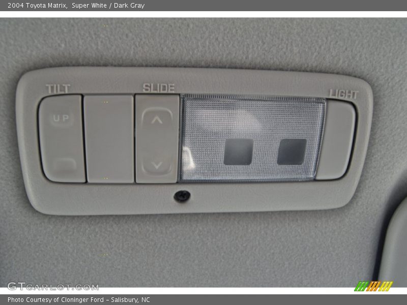 Super White / Dark Gray 2004 Toyota Matrix