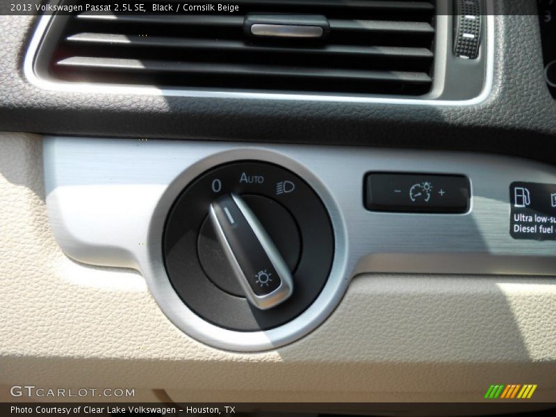 Black / Cornsilk Beige 2013 Volkswagen Passat 2.5L SE