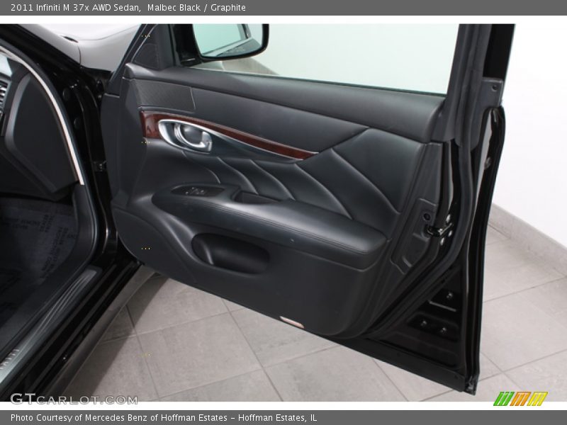 Door Panel of 2011 M 37x AWD Sedan