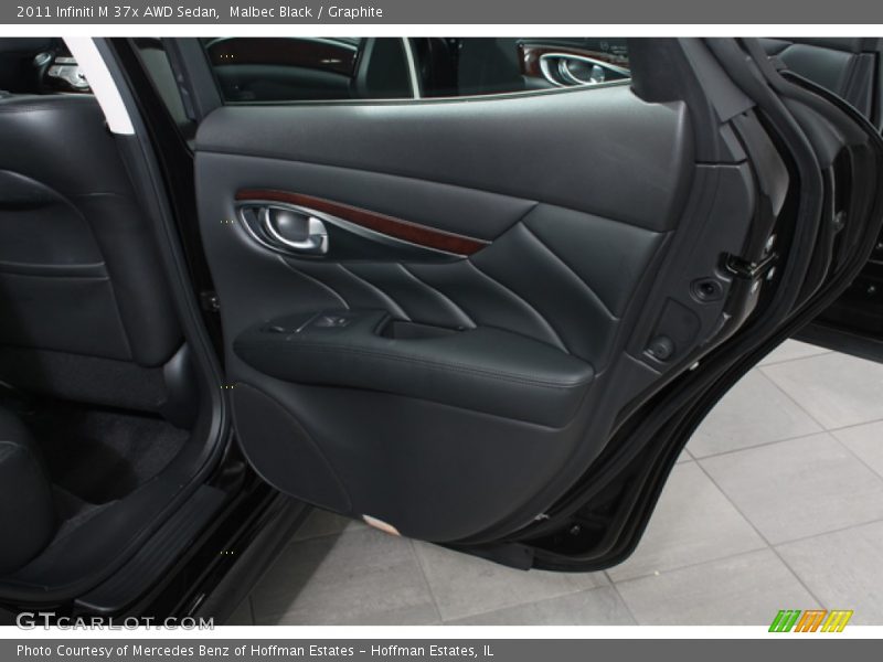 Door Panel of 2011 M 37x AWD Sedan