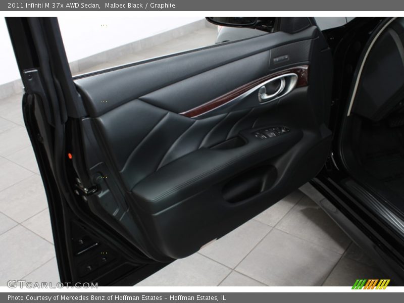 Door Panel of 2011 M 37x AWD Sedan