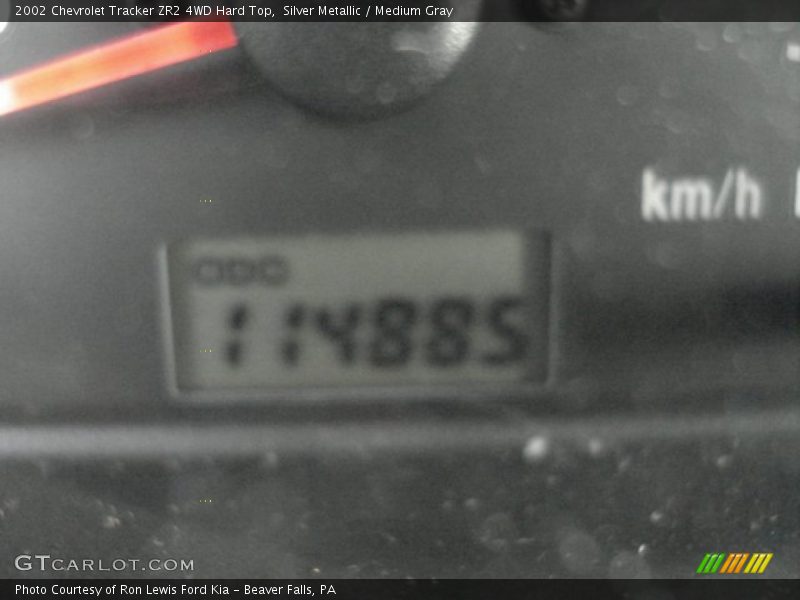 Silver Metallic / Medium Gray 2002 Chevrolet Tracker ZR2 4WD Hard Top