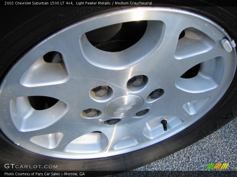 Light Pewter Metallic / Medium Gray/Neutral 2002 Chevrolet Suburban 1500 LT 4x4