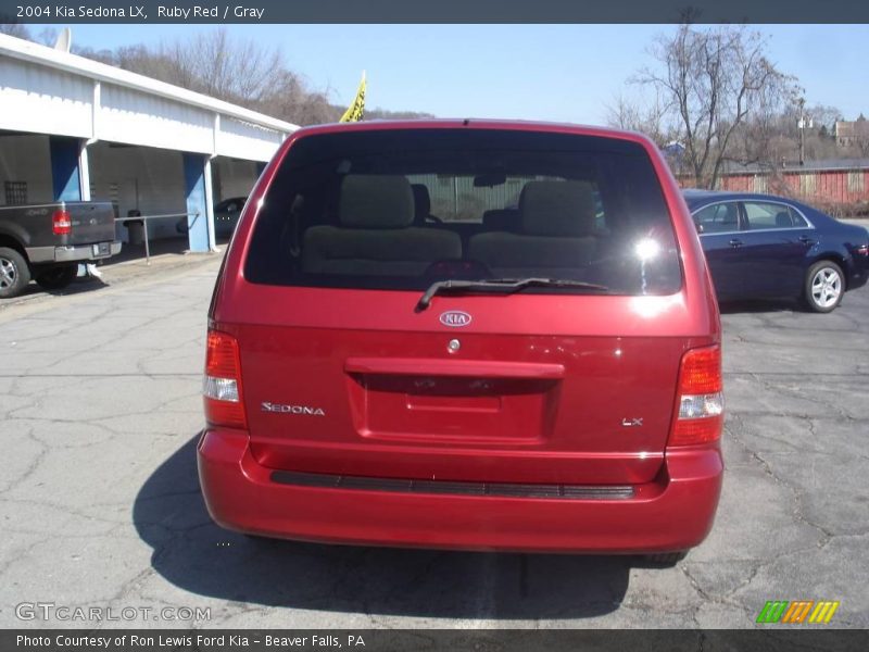 Ruby Red / Gray 2004 Kia Sedona LX