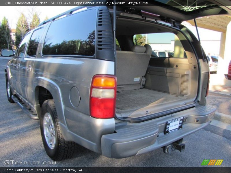 Light Pewter Metallic / Medium Gray/Neutral 2002 Chevrolet Suburban 1500 LT 4x4