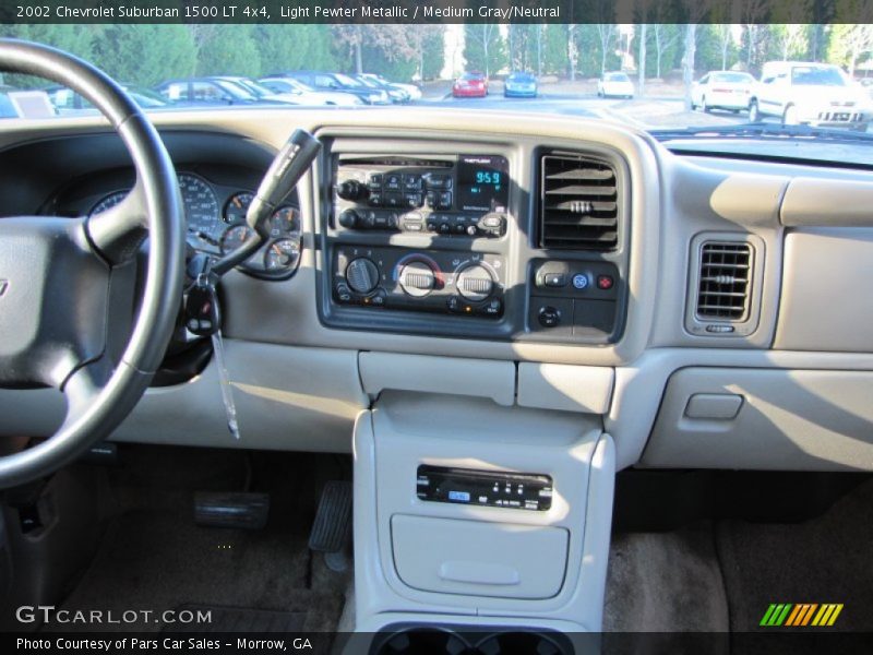 Light Pewter Metallic / Medium Gray/Neutral 2002 Chevrolet Suburban 1500 LT 4x4