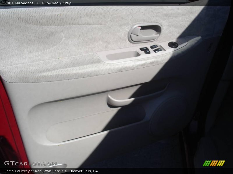 Ruby Red / Gray 2004 Kia Sedona LX