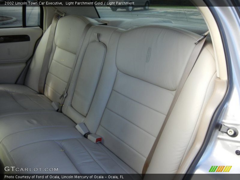 Light Parchment Gold / Light Parchment 2002 Lincoln Town Car Executive
