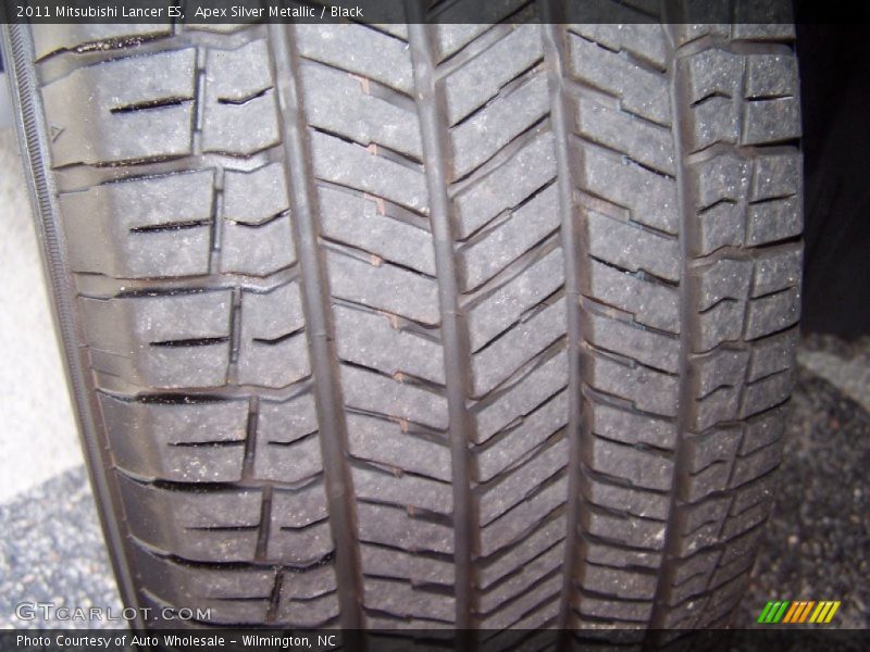 Apex Silver Metallic / Black 2011 Mitsubishi Lancer ES