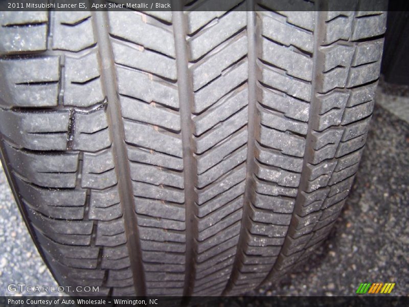 Apex Silver Metallic / Black 2011 Mitsubishi Lancer ES
