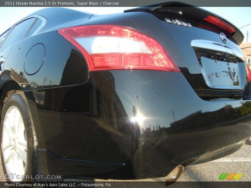 Super Black / Charcoal 2011 Nissan Maxima 3.5 SV Premium