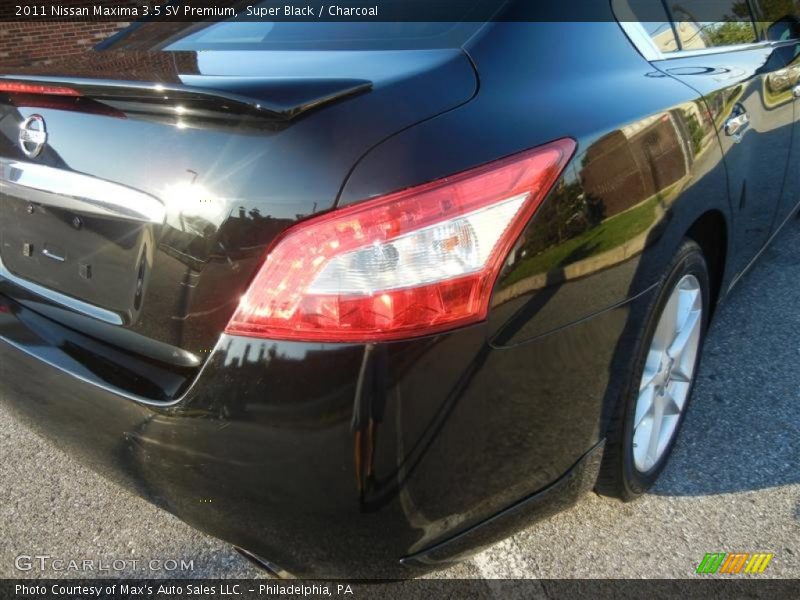 Super Black / Charcoal 2011 Nissan Maxima 3.5 SV Premium