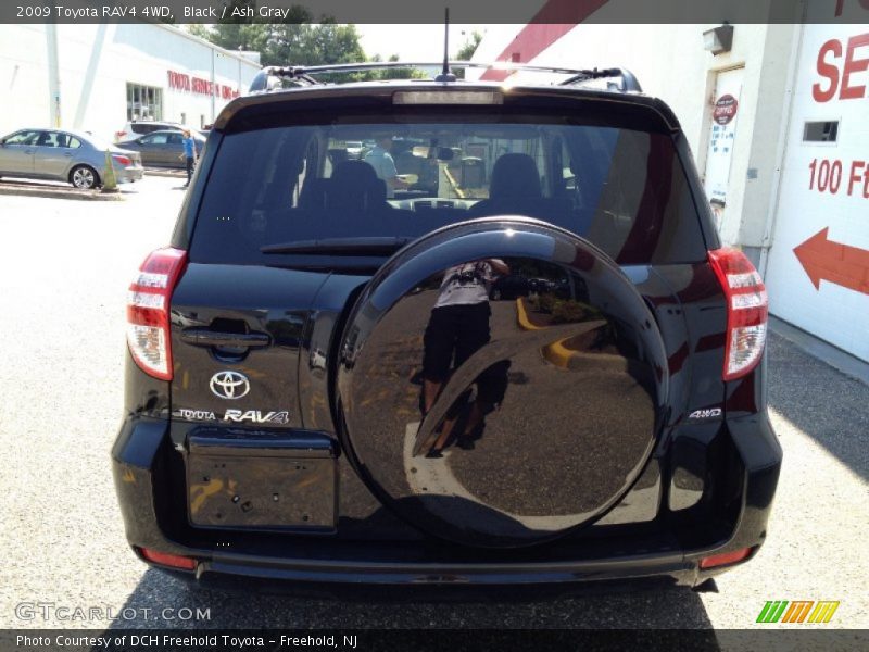 Black / Ash Gray 2009 Toyota RAV4 4WD