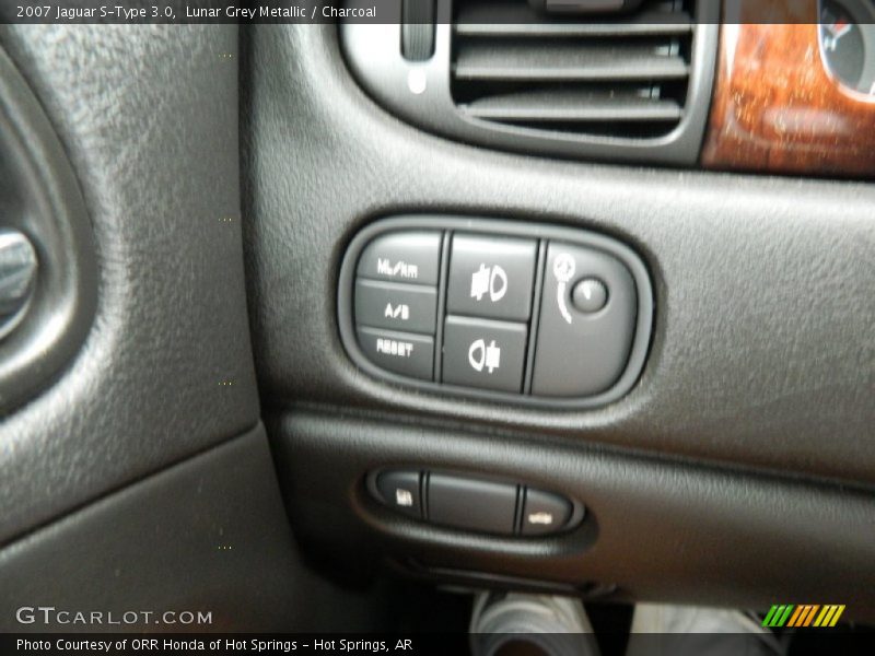 Lunar Grey Metallic / Charcoal 2007 Jaguar S-Type 3.0