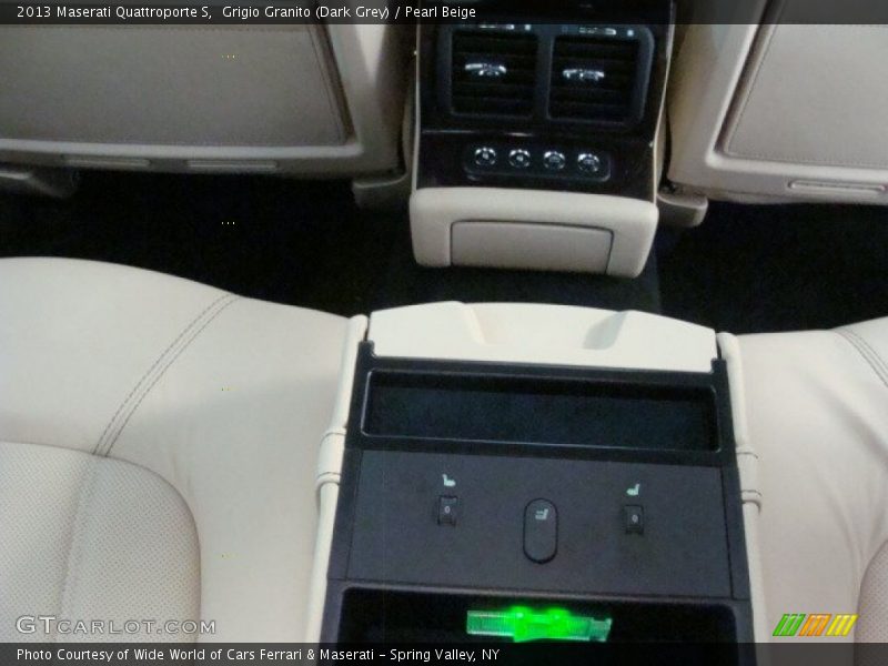 Grigio Granito (Dark Grey) / Pearl Beige 2013 Maserati Quattroporte S