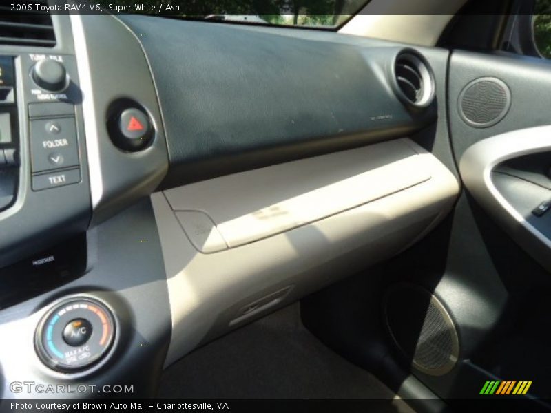 Super White / Ash 2006 Toyota RAV4 V6