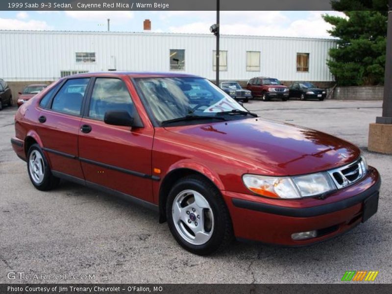 Front 3/4 View of 1999 9-3 Sedan