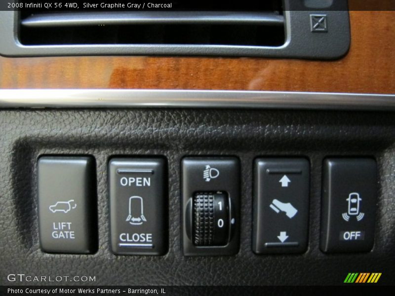 Silver Graphite Gray / Charcoal 2008 Infiniti QX 56 4WD