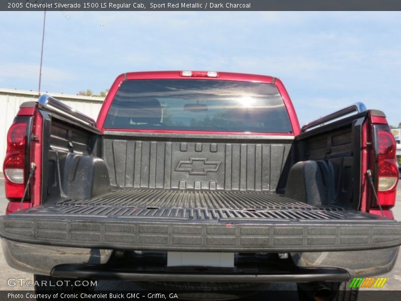 Sport Red Metallic / Dark Charcoal 2005 Chevrolet Silverado 1500 LS Regular Cab