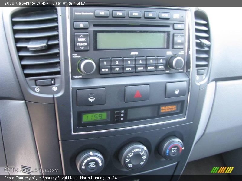 Clear White / Gray 2008 Kia Sorento LX 4x4