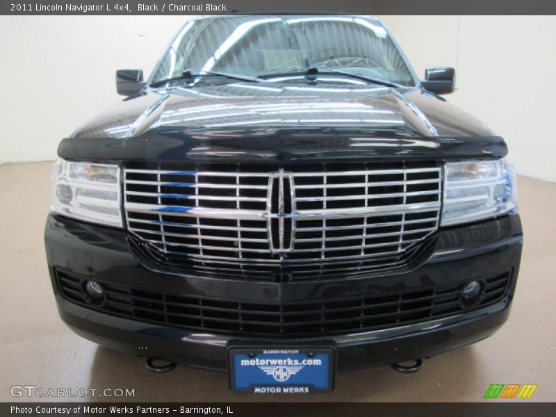 Black / Charcoal Black 2011 Lincoln Navigator L 4x4