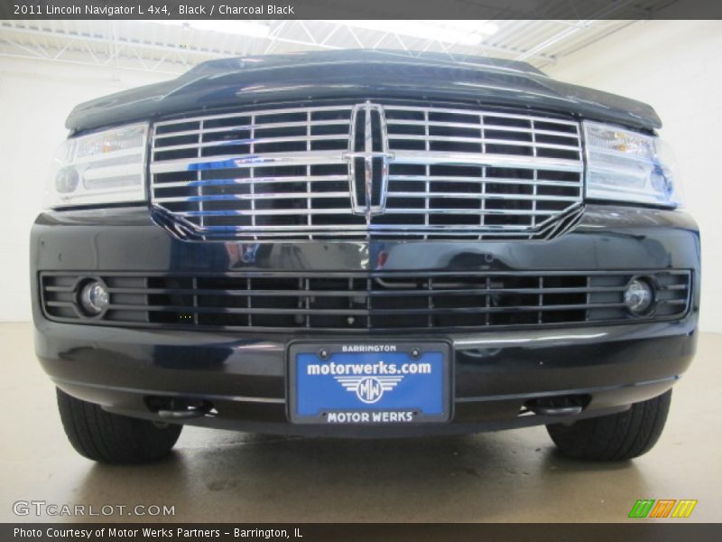 Black / Charcoal Black 2011 Lincoln Navigator L 4x4