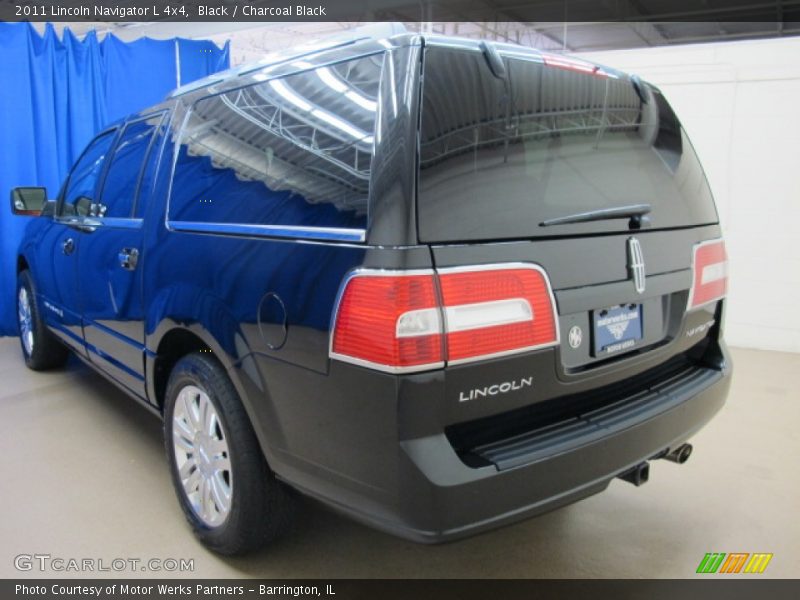 Black / Charcoal Black 2011 Lincoln Navigator L 4x4
