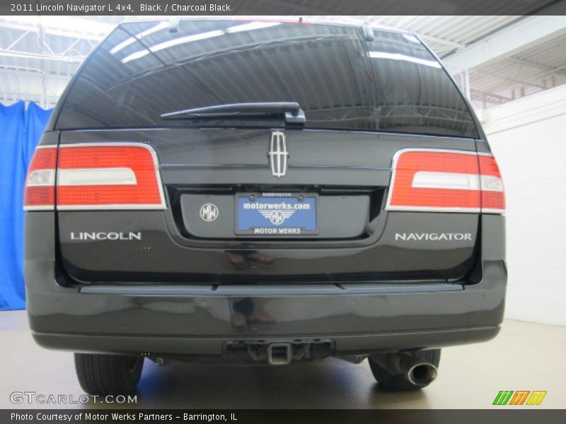 Black / Charcoal Black 2011 Lincoln Navigator L 4x4