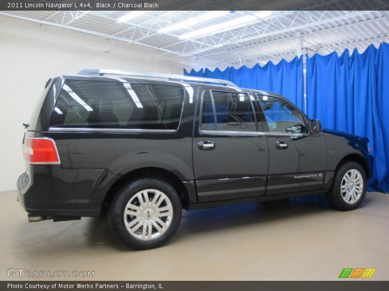 Black / Charcoal Black 2011 Lincoln Navigator L 4x4